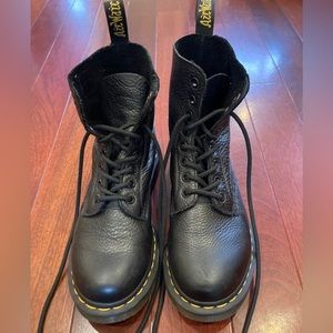 Doc Martens / Dr Martens 1460 Pascal Virginia Leather black combat boots